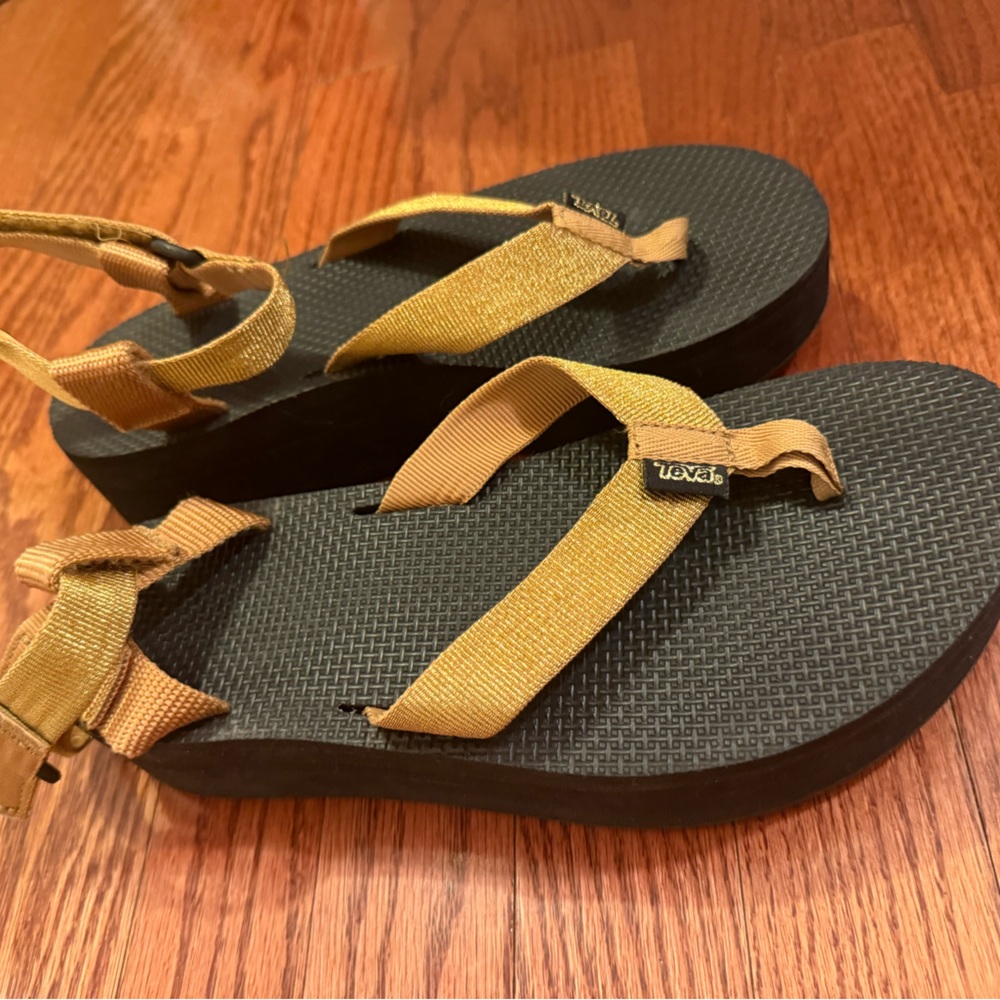 TEVA-Chunky Black and Gold platform sandals